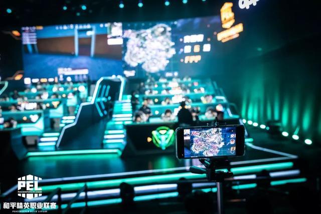 居勒尔在皇 居勒尔在皇