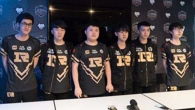 替补上阵 替补上阵