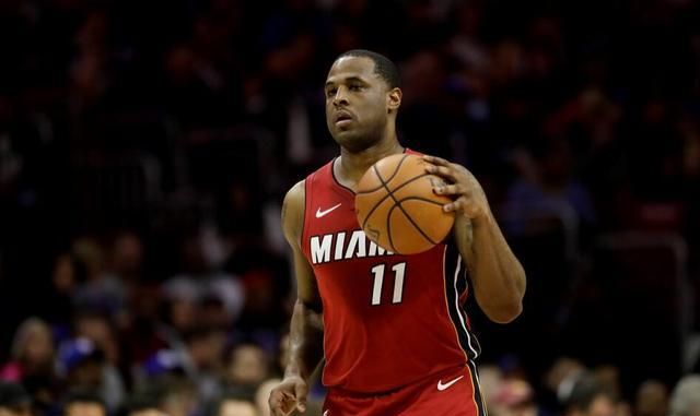 这名后卫兼 这名后卫兼